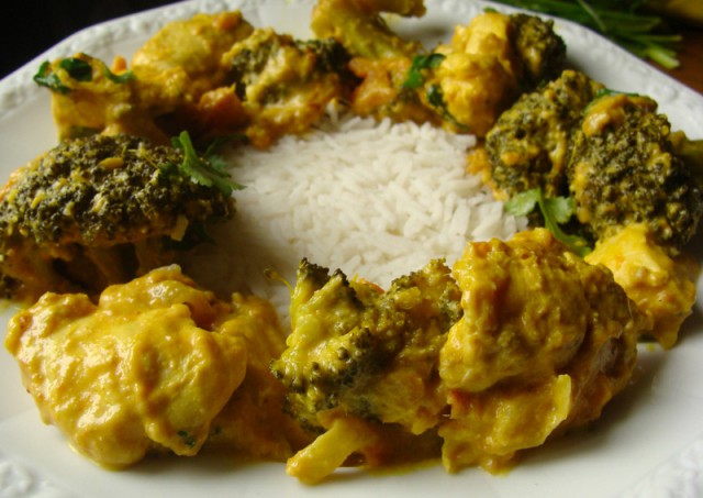 Réaliser des brocolis en version indienne au curry et noix de cajou
